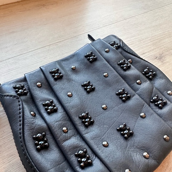TOUS LEATHER RARE FIND Studded Gray Leather Women CLUTH - Picture 4 of 6